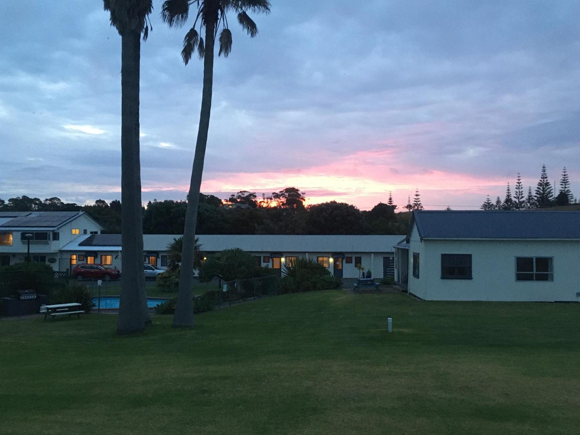 Pukenui Lodge Motel Exterior photo